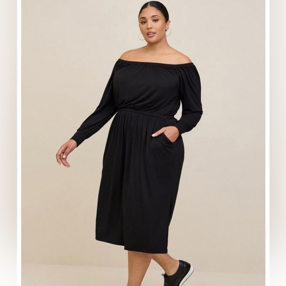 Black off the shoulder casual dress